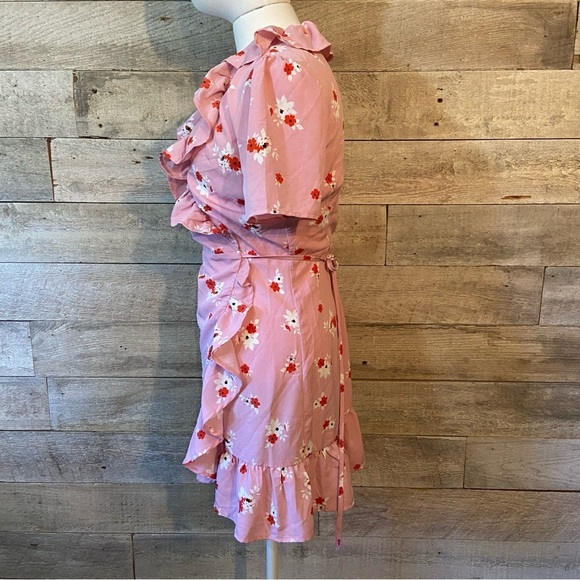 🛍️3/$30 Renamed  frilly ruffled pink floral retro wrap dress in size small - Picture 2 of 9